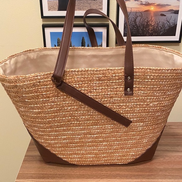 Tan and Brown Straw Tote - Sani Beach. Like NEW. - Picture 8 of 10